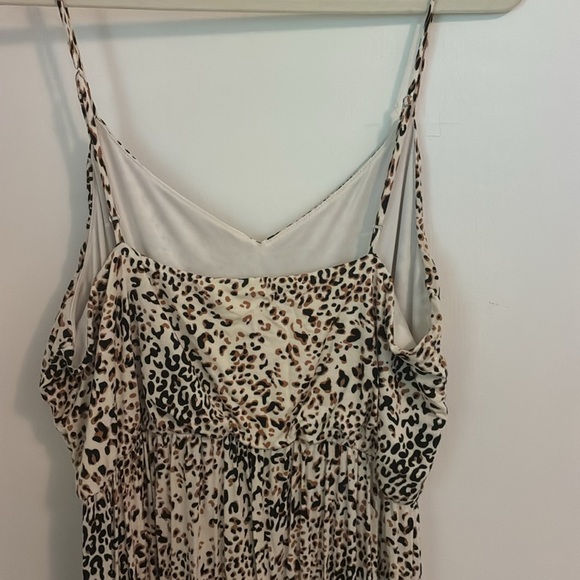 Cheetah Maxi Dress - Picture 4 of 5